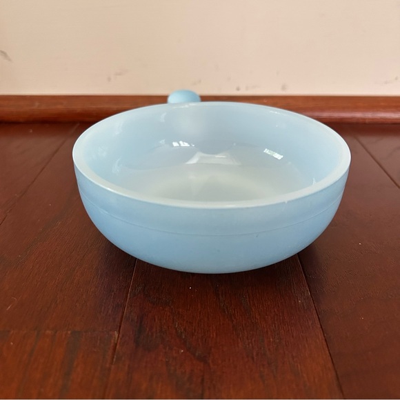 Vintage Glasbake J 2057 14 Blue Soup/bake bowl with handle milk glass made USA - Picture 3 of 7